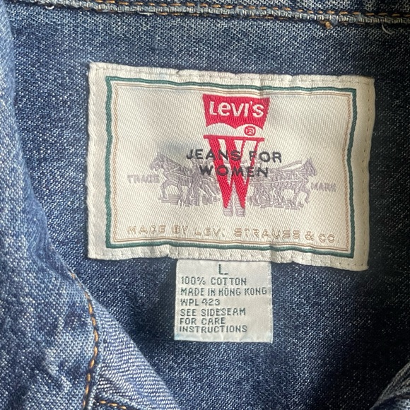 Levi’s Women’s Western Denim Shirt size L - Picture 2 of 4